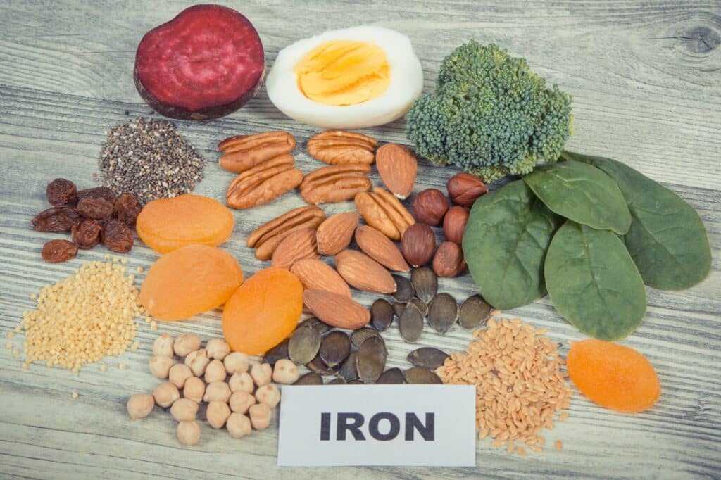 Zutaten mit natürlichem Eisen, Mineralien und Vitaminen